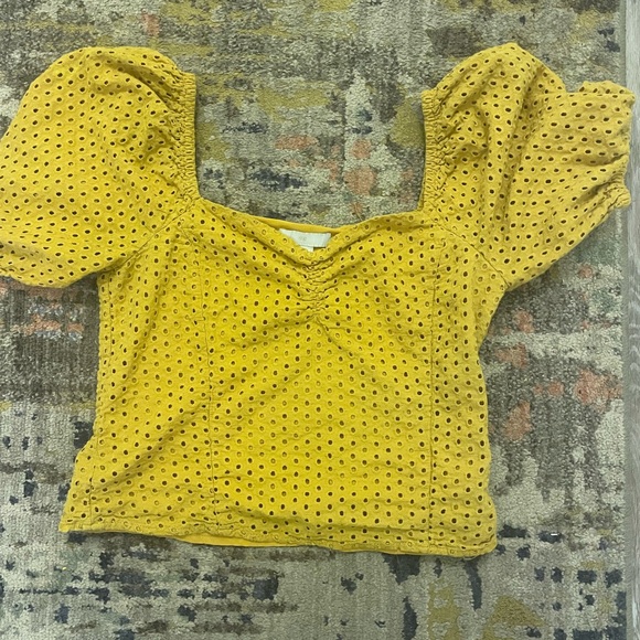 H&M  trendy yellow blouse (s) - Picture 2 of 3